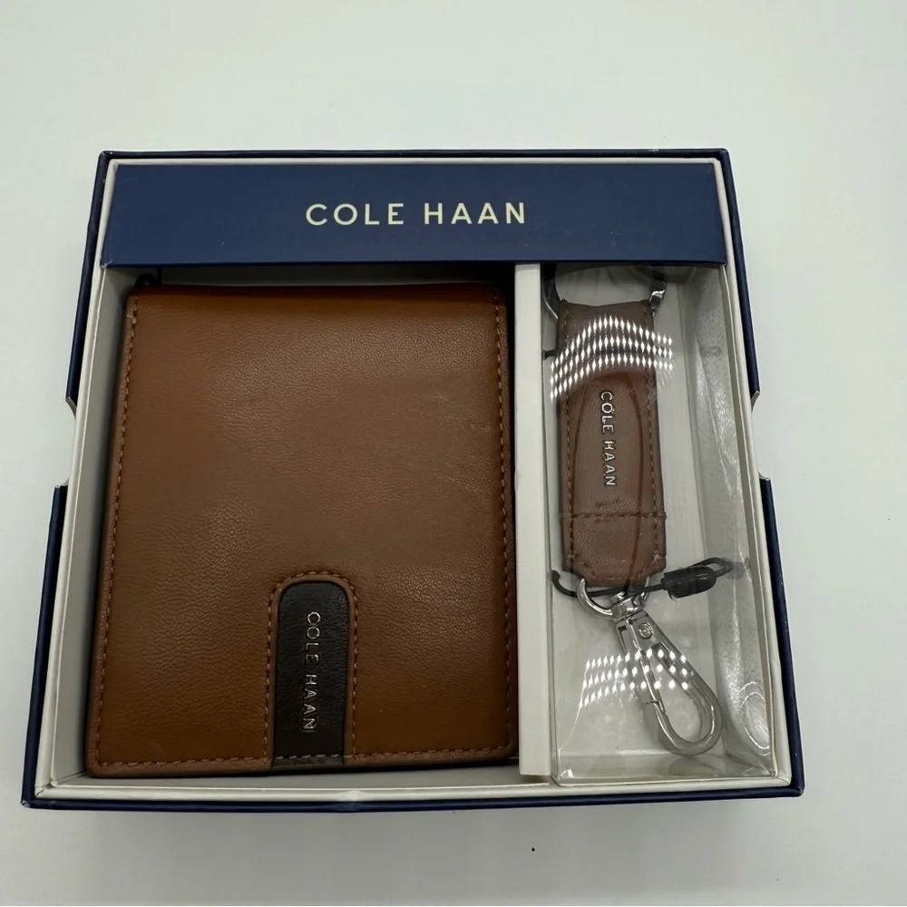 NIB Cole Haan Men's Slim Leather Billfold with Key Fob